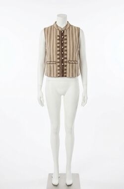 NEW MAISON HOTEL women's dalia vest in sahara dune